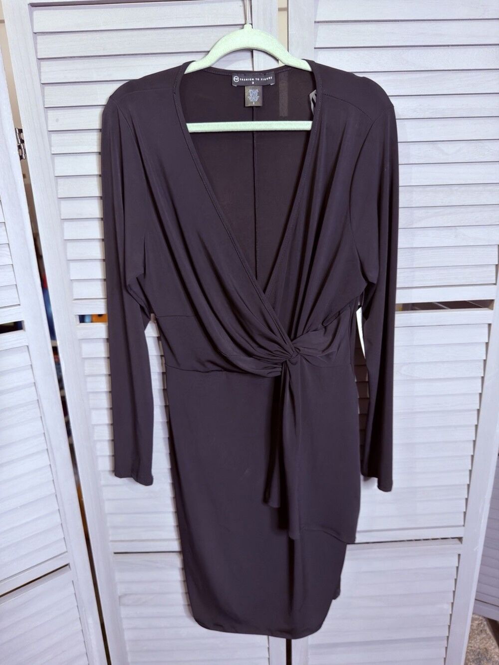 Fashion to Figure Black V-neck Dress Size 2X